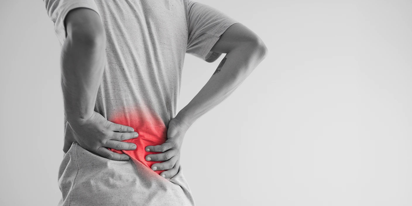 En stel rygg innebär begränsad rörlighet och ofta smärta